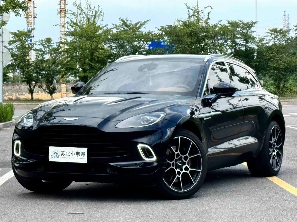 Aston Martin DBX, 2022