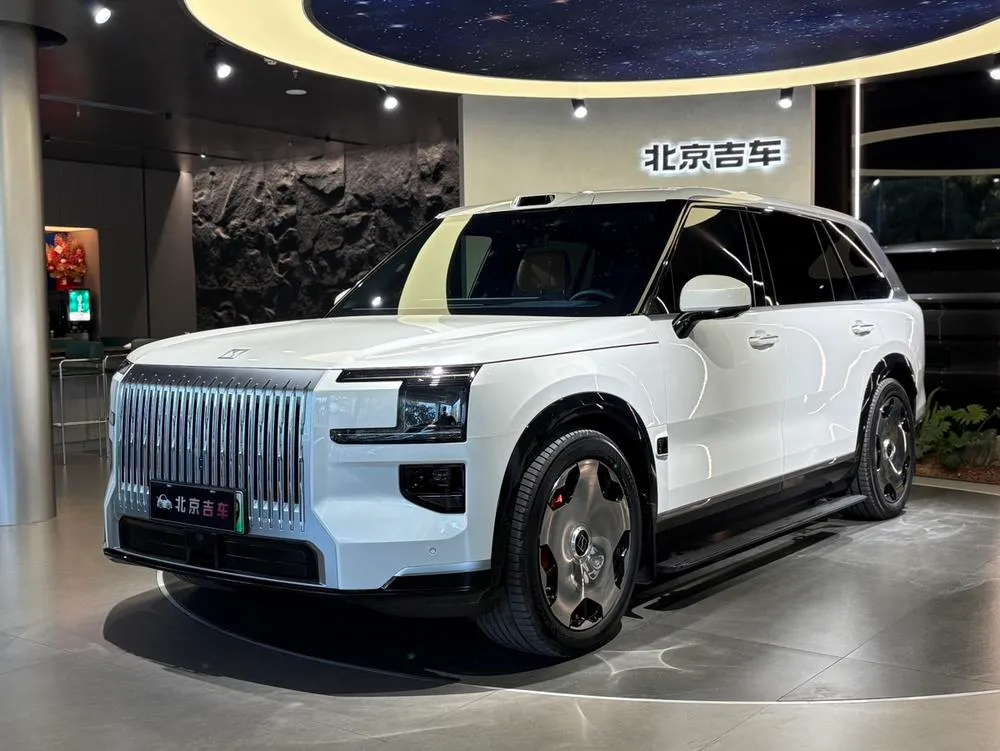 Zeekr 9X Hyper версия 70kWh 6 мест, 2025 — фото 1