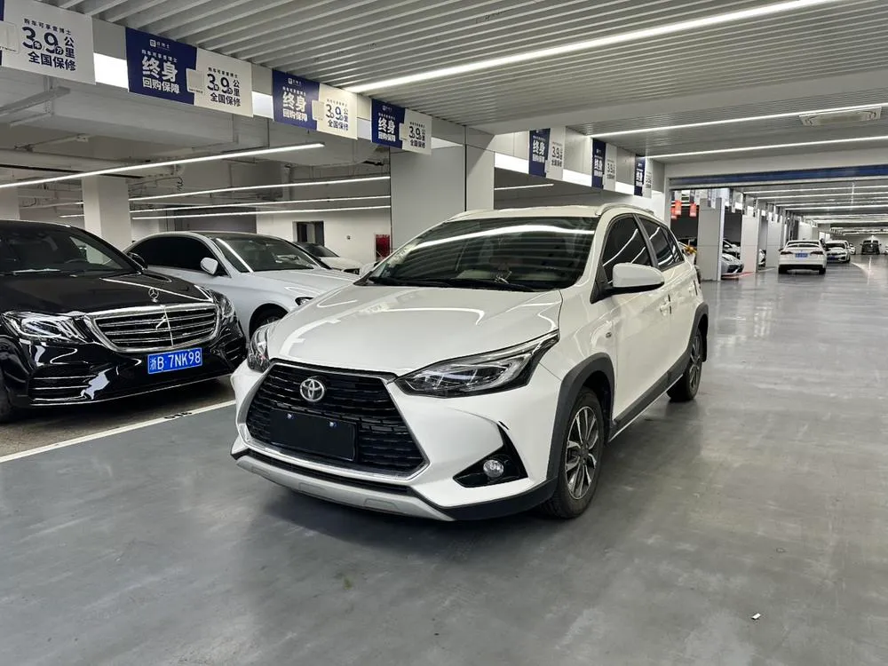 Toyota Yaris L Elite Stylish X 1.5L CVT Luxury Edition, 2020 — фото 1