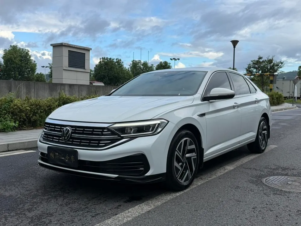 Volkswagen Sagitar Facelift 300TSI DSG Edition, 2025 — фото 1
