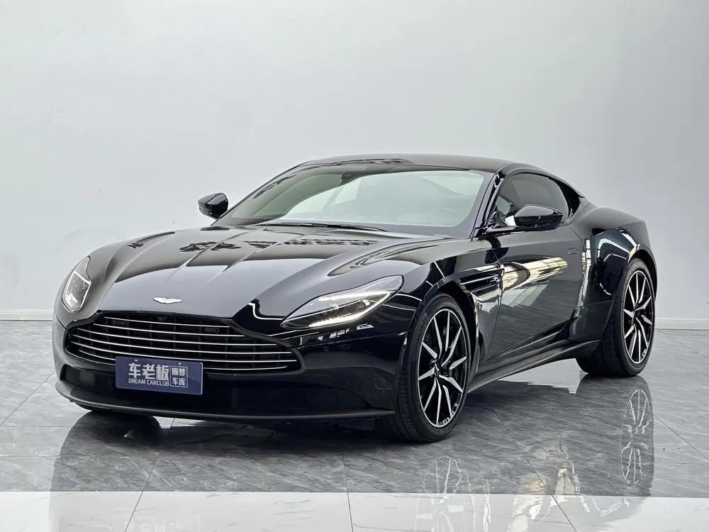 Aston Martin DB11 4.0T V8 Coupe, 2023 — фото 1
