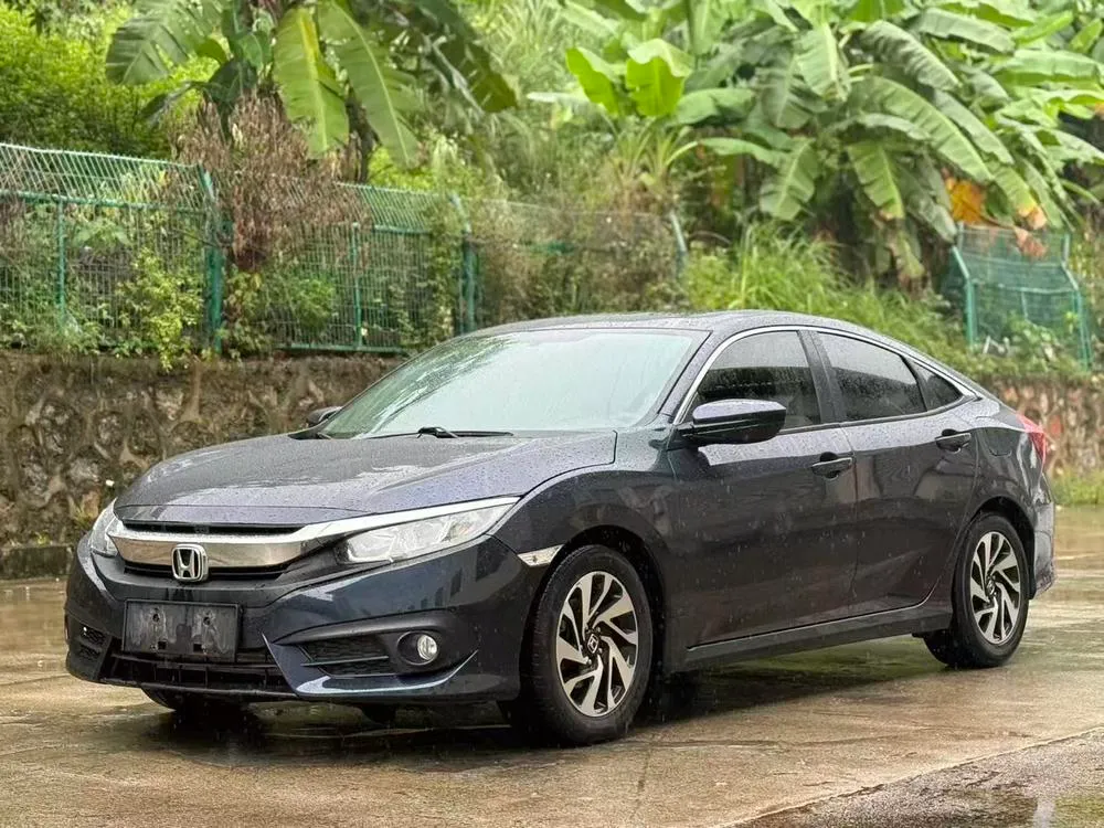 Honda Civic 220TURBO CVT Luxury Edition, 2016 — фото 1