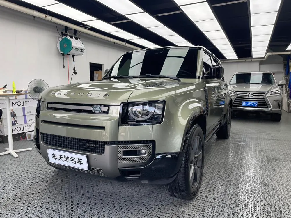 Land Rover Defender, 2023