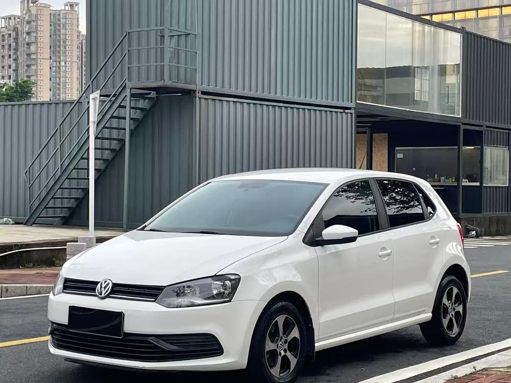 Volkswagen Polo 1.4L Auto Style Version, 2016 — фото 1