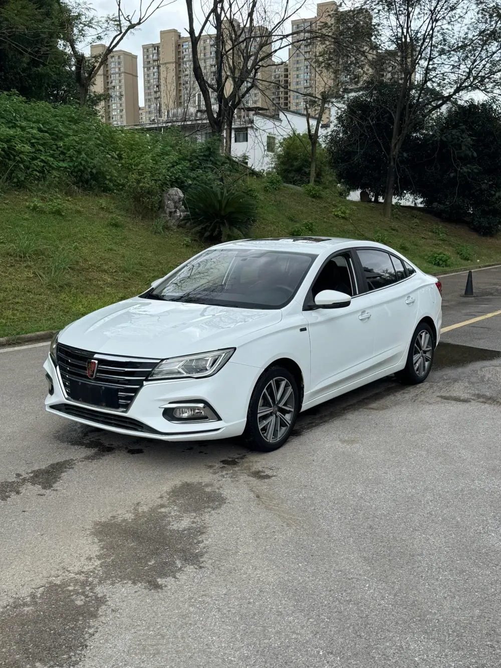 Roewe i5 20T Auto 4G Connected Flagship Edition CN5, 2019 — фото 1