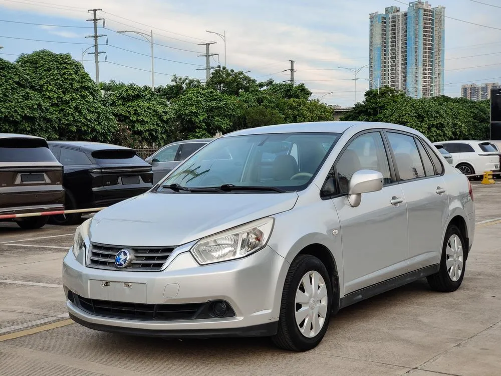 Venucia D50 1.6L Manual Fashion Edition, 2013 — фото 1