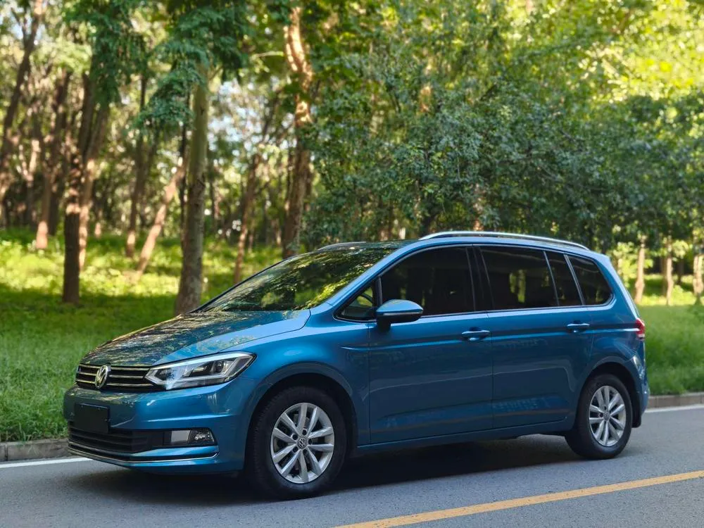Volkswagen Touran L 280TSI Auto Edition, 2016 — фото 1