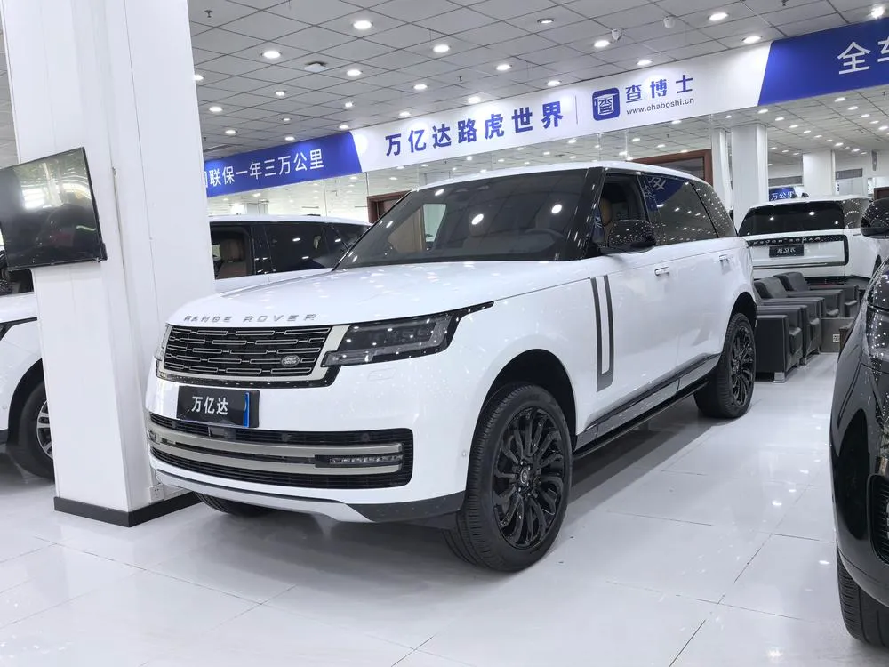 Land Rover Range Rover 3.0 L6 400PS 7-Seater Extended Edition, 2023 — фото 1