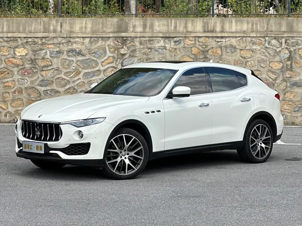 Maserati Levante 3.0T 350Hp Standard Edition, 2018 — фото 1