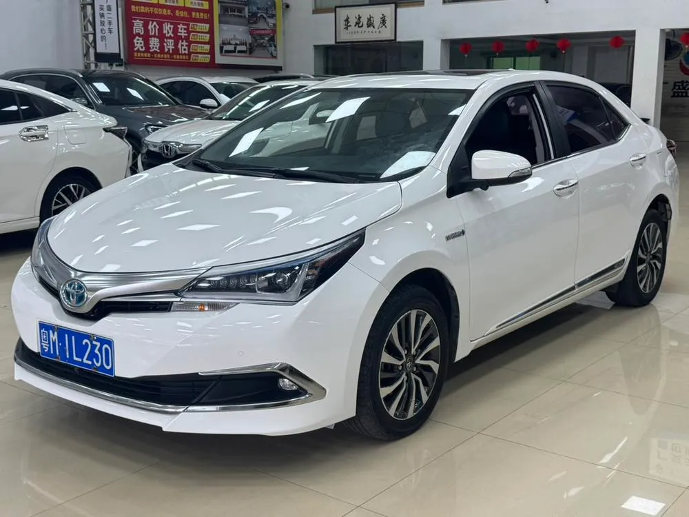 Toyota Corolla Facelift Dual Engine 1.8L E-CVT Elite Edition CN5, 2017 — фото 1
