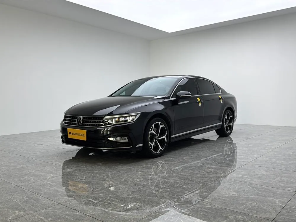 Volkswagen Magotan 200 Anniversary Edition 330TSI DSG Leading Version, 2023 — фото 1