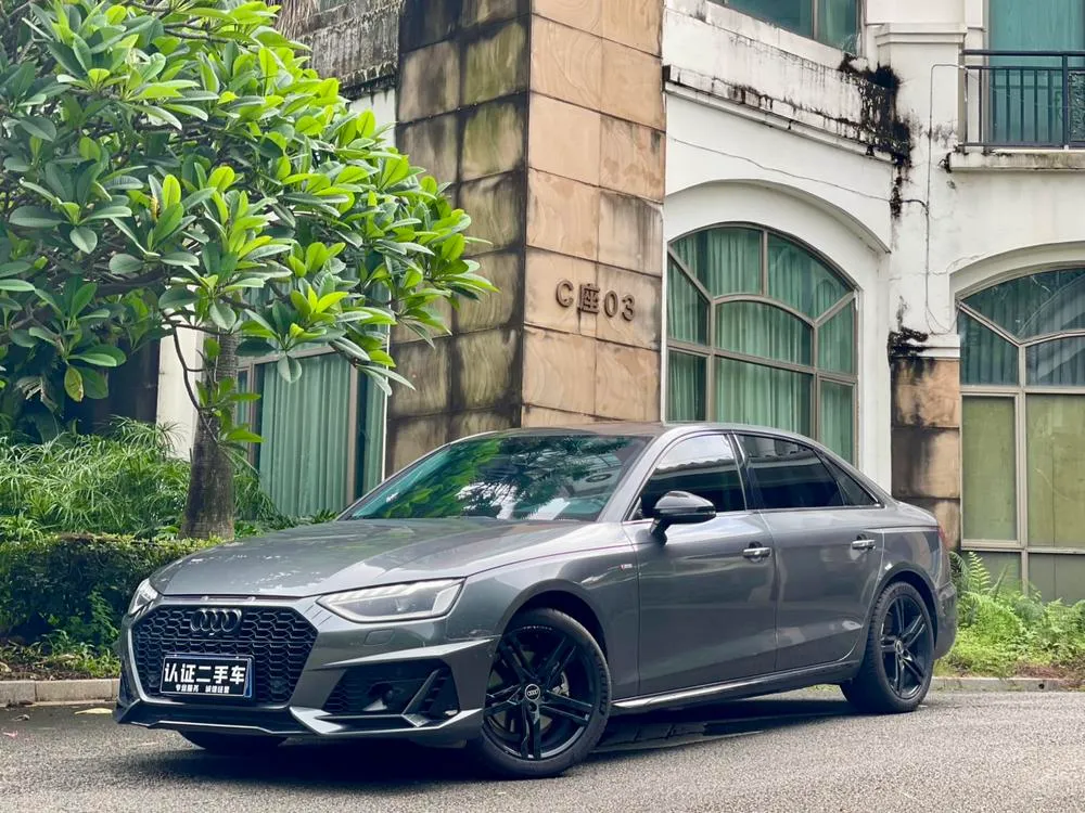 Audi A4L 40 TFSI Luxury Version, 2022 — фото 1