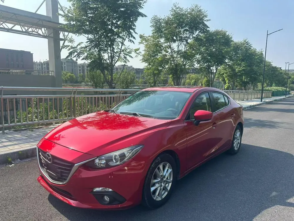 Mazda 3 Axela Sedan 1.5L Auto Luxury Version, 2016 — фото 1