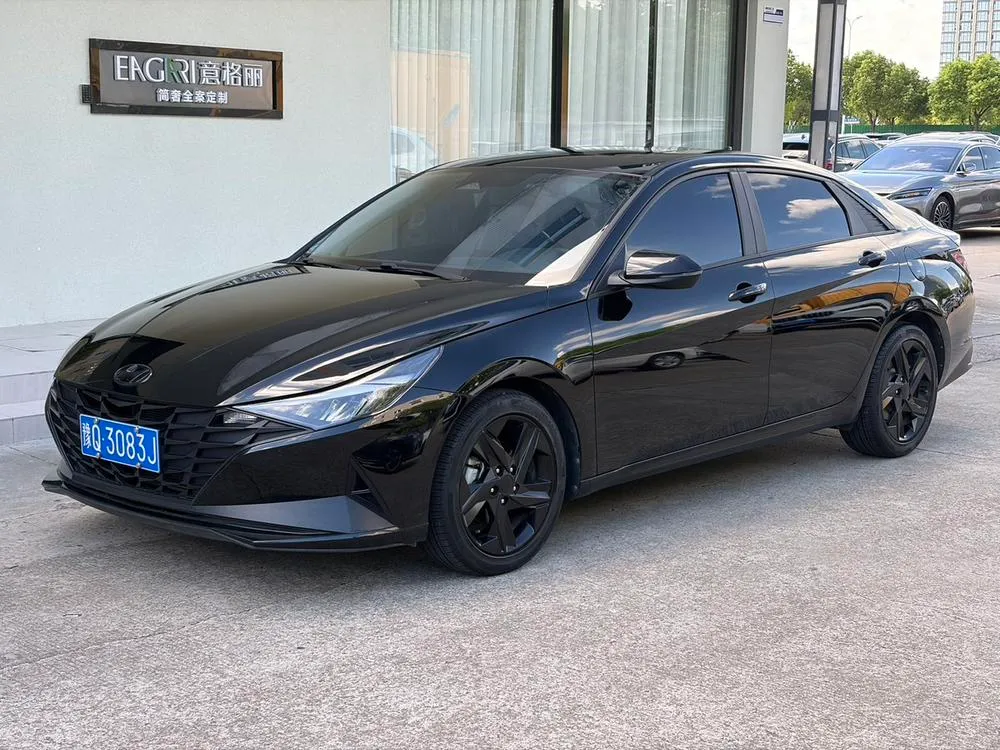 Hyundai Elantra 1.5L CVT LUX Black Limited Edition, 2022 — фото 1