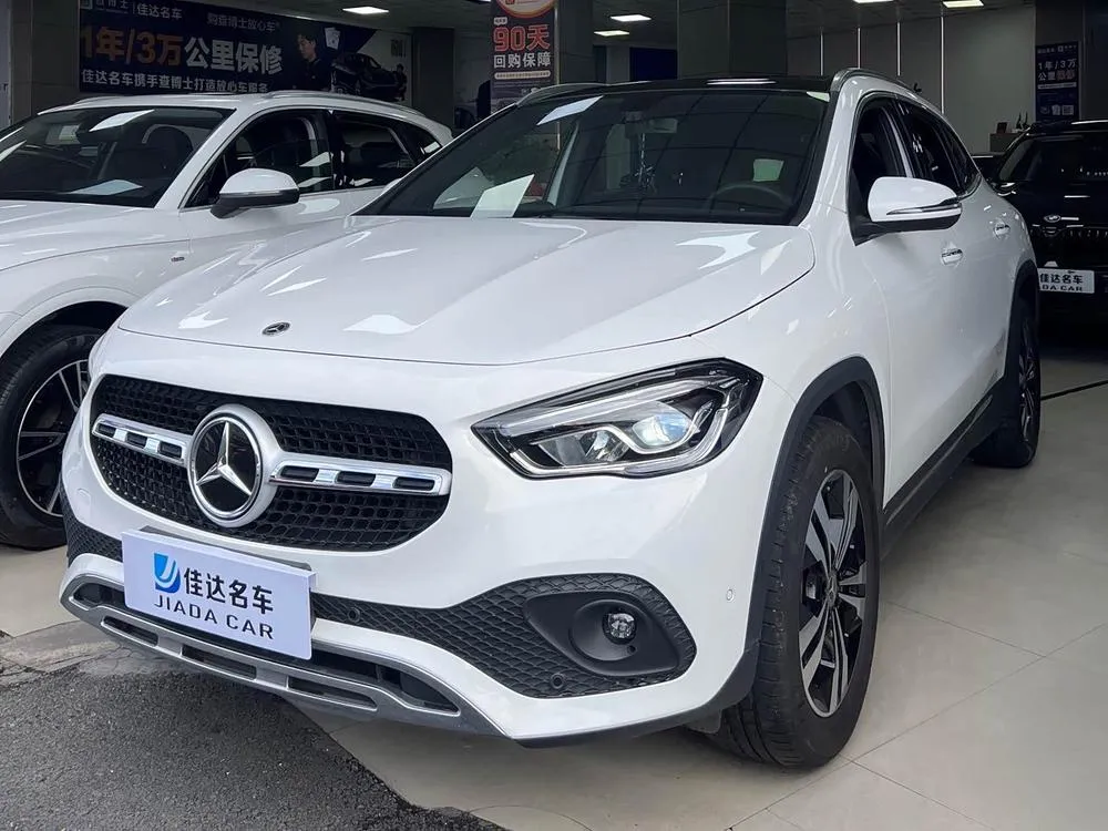 Mercedes-Benz GLA GLA 200, 2020 — фото 1