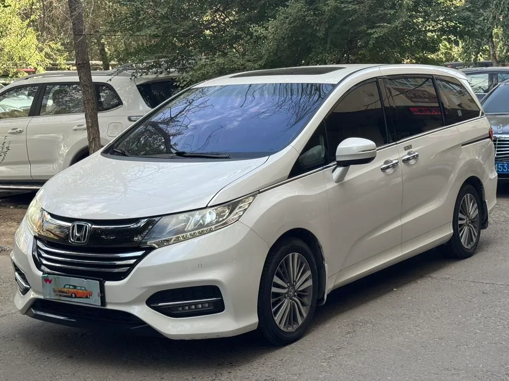 Honda Odyssey 2.4L Luxury Edition, 2018 — фото 1