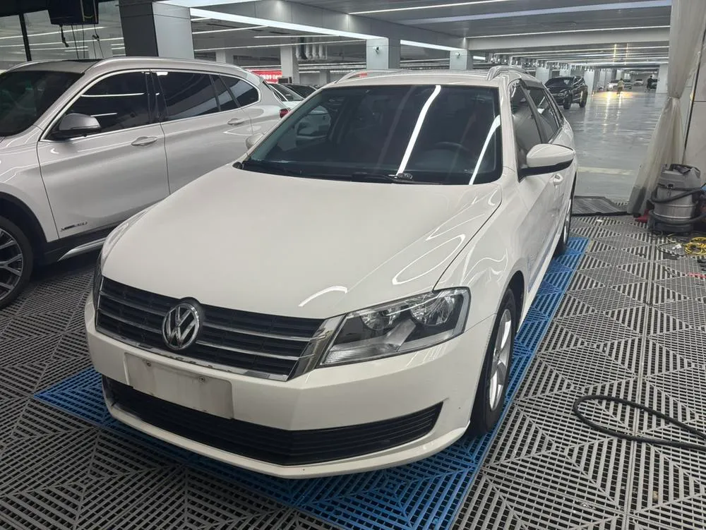 Volkswagen Gran Lavida 1.6L Auto Style Version, 2013 — фото 1