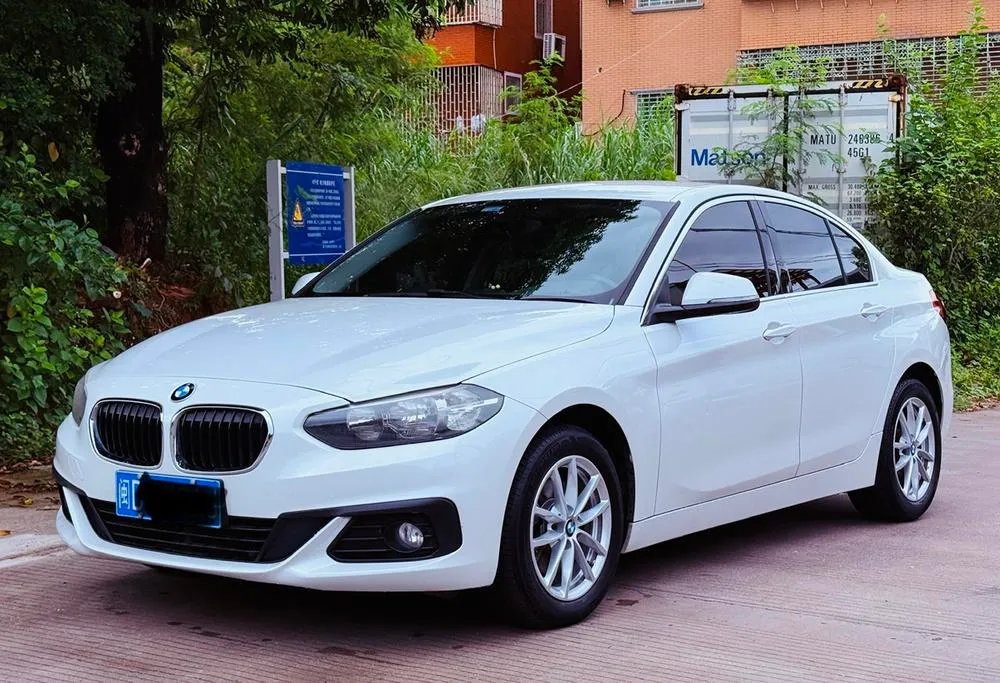 BMW 1-Series 118i Fashion Version, 2017 — фото 1