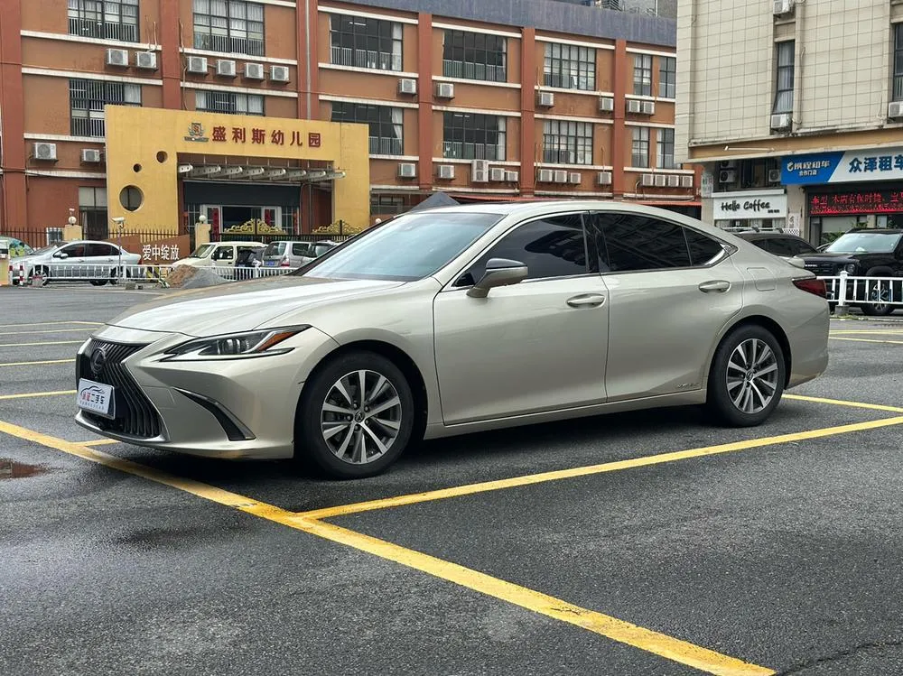 Lexus ES, 2018