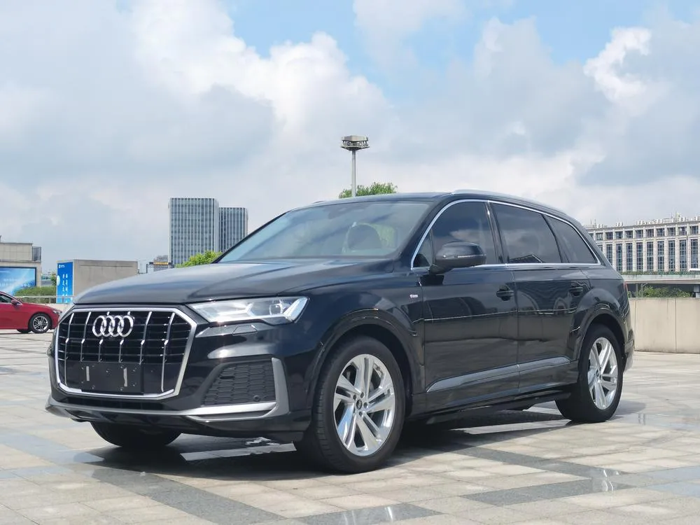 Audi Q7 45 TFSI quattro S line Sport Version, 2023 — фото 1