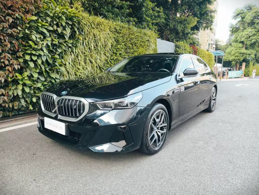 BMW i5 eDrive35L M Sport, 2025 — фото 1