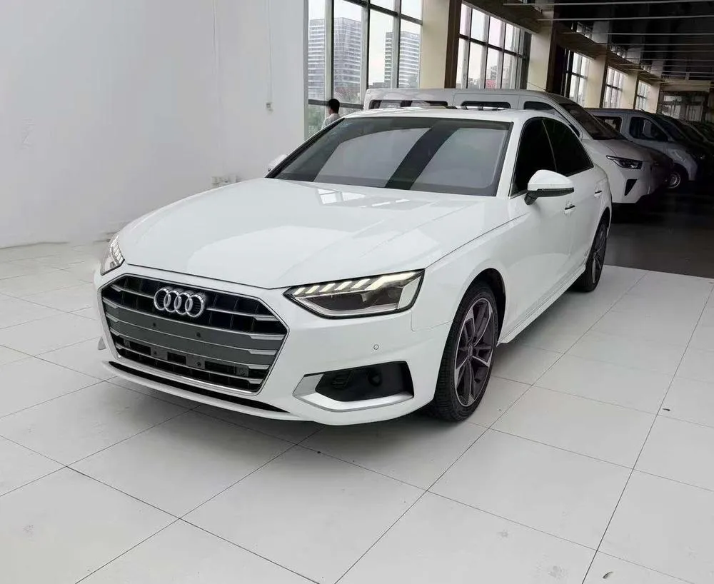 Audi A4L 40 TFSI Fashion Version, 2020 — фото 1