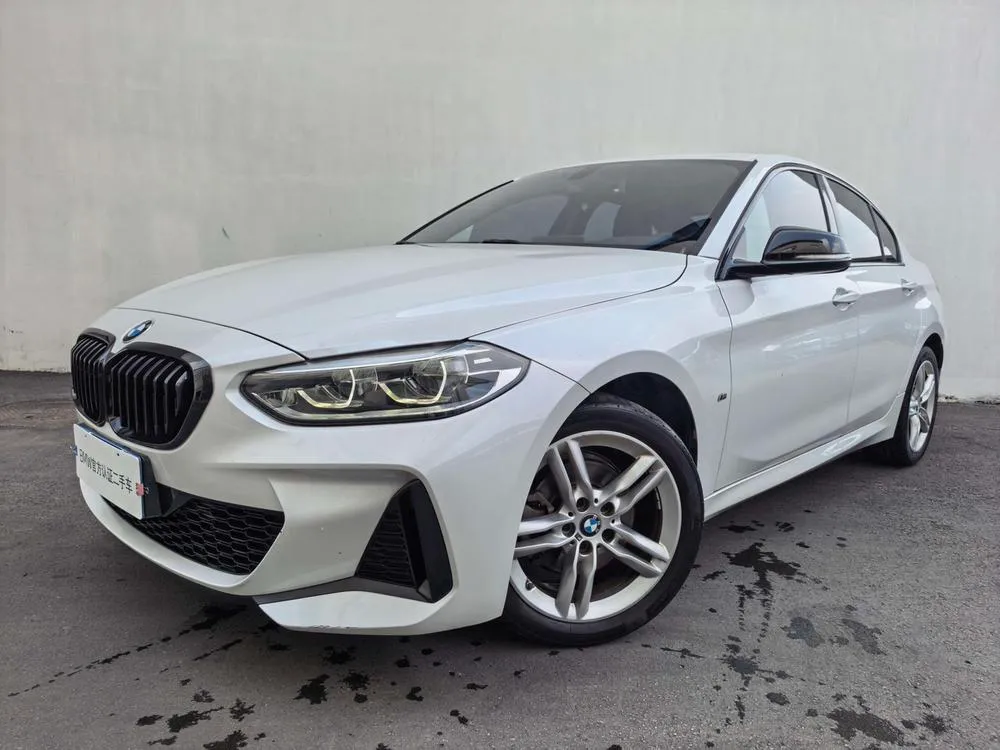 BMW 1-Series 120i M Sport Edition, 2021 — фото 1