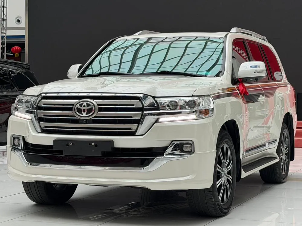 Toyota Land Cruiser (Import), 2020