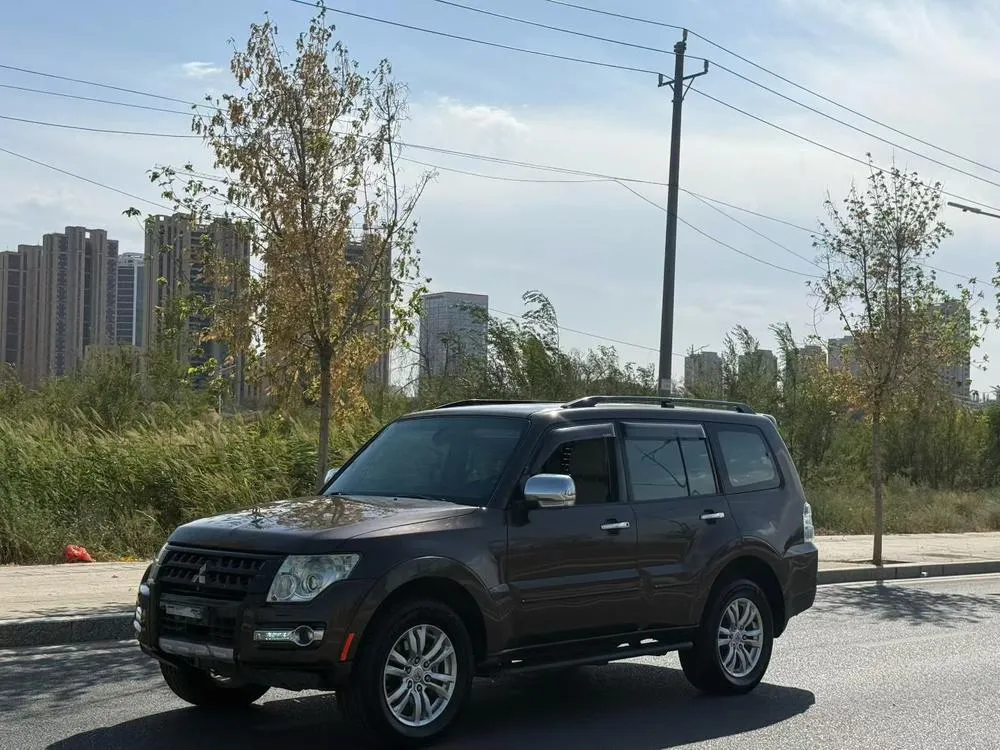 Mitsubishi Pajero (Import) 3.8L Auto 4WD 7 Seater Parallel Import, 2018 — фото 1
