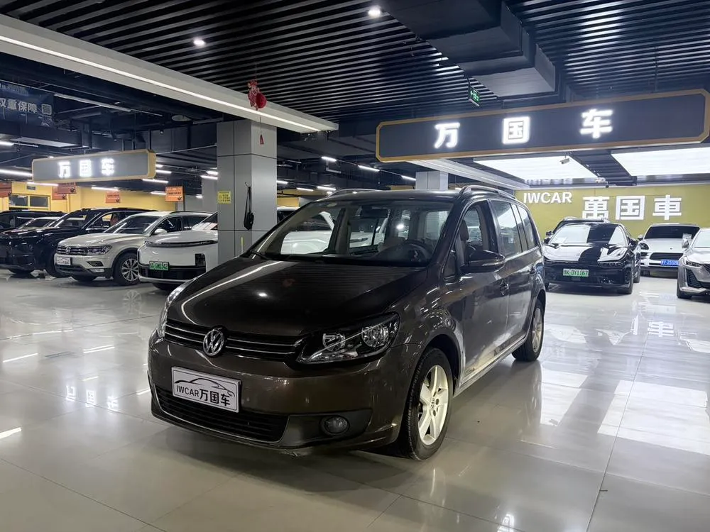 Volkswagen Touran, 2013