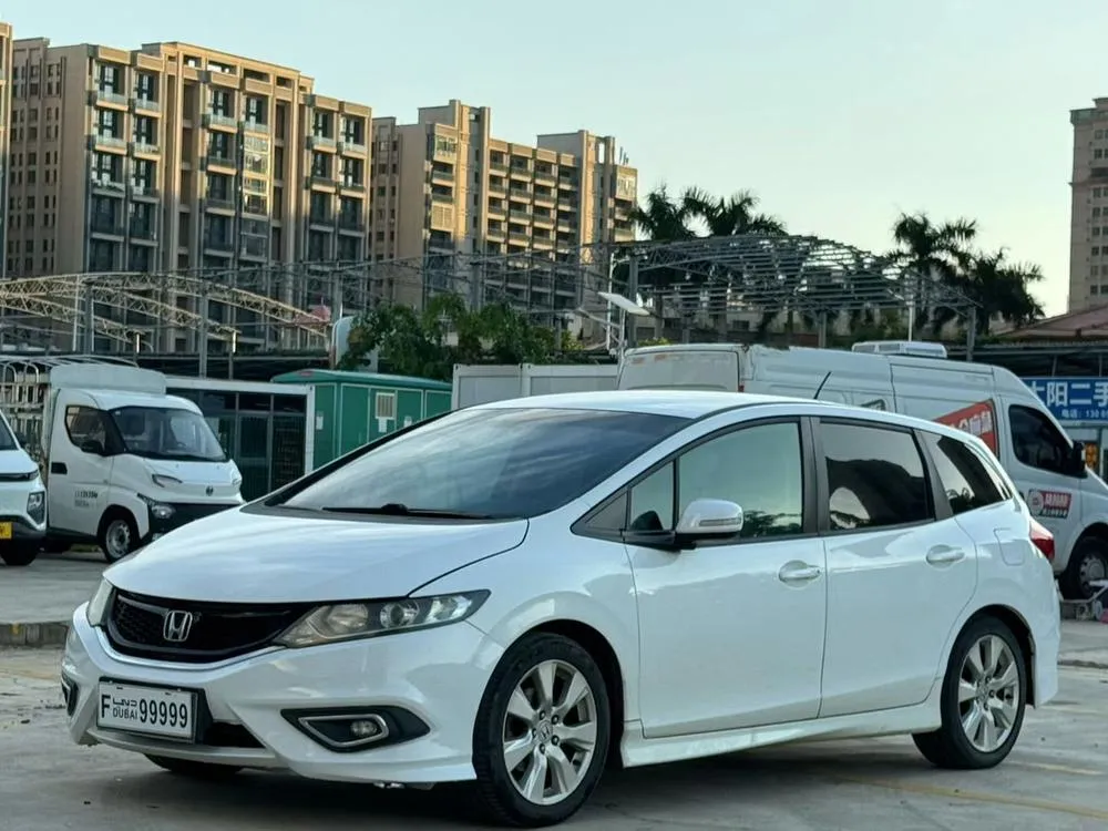 Honda Jade 1.8L Auto Comfort Edition 5 Seater, 2013 — фото 1