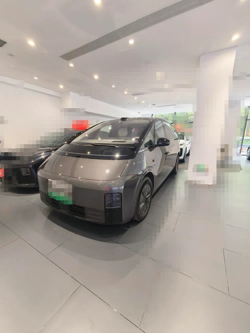 Li Auto MEGA, 2025