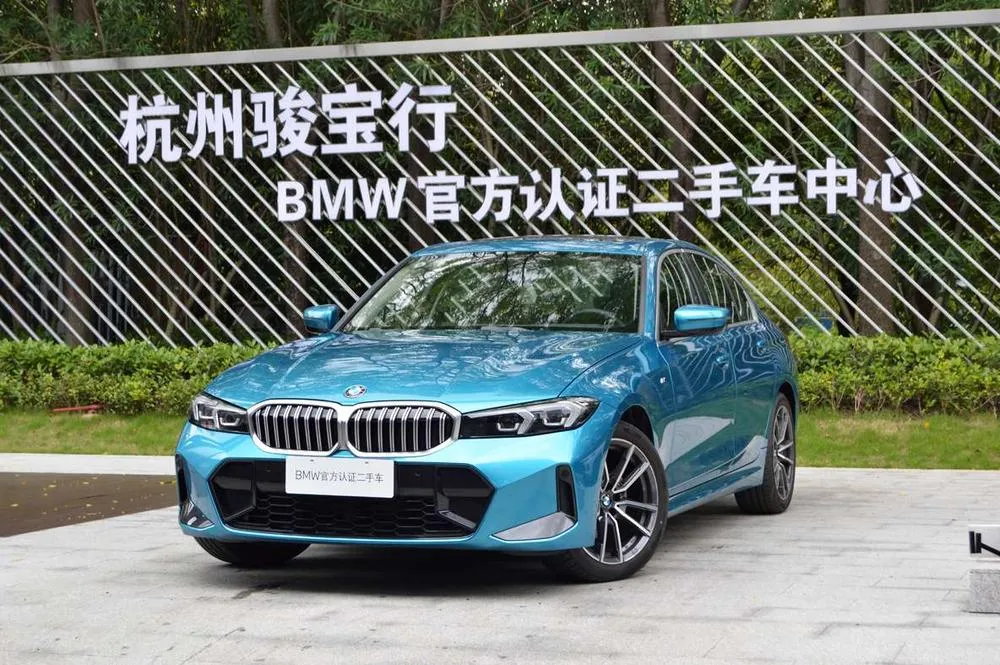 BMW 3-Series 320i M Sport, 2023 — фото 1