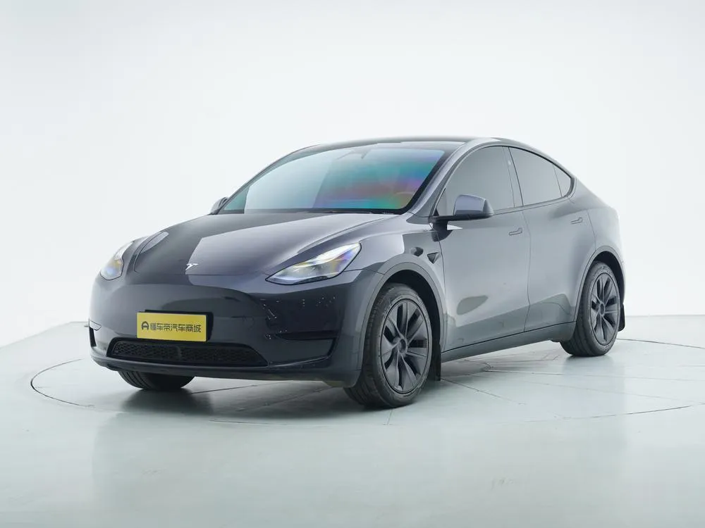 Tesla Model Y, 2024
