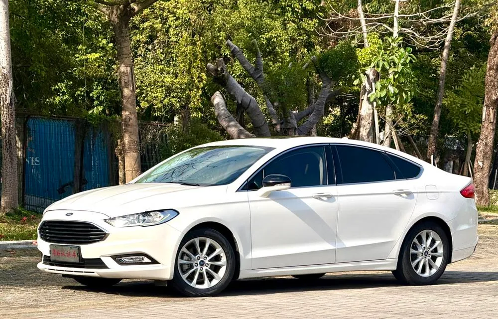 Ford Mondeo EcoBoost 180 Fashion Version, 2017 — фото 1