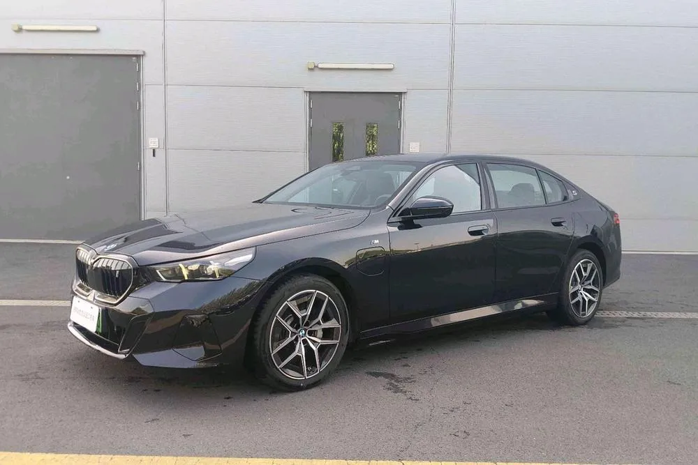 BMW i5, 2025