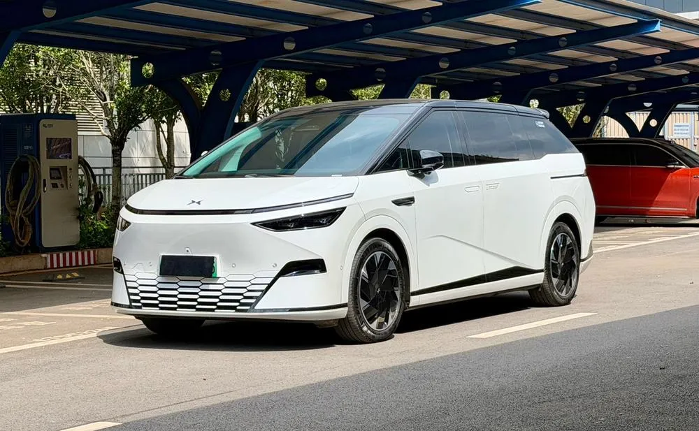 XPeng X9, 2024