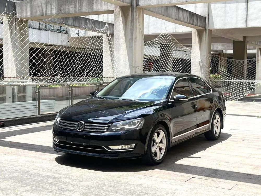 Volkswagen Passat 1.8TSI DSG Premium Edition, 2013 — фото 1