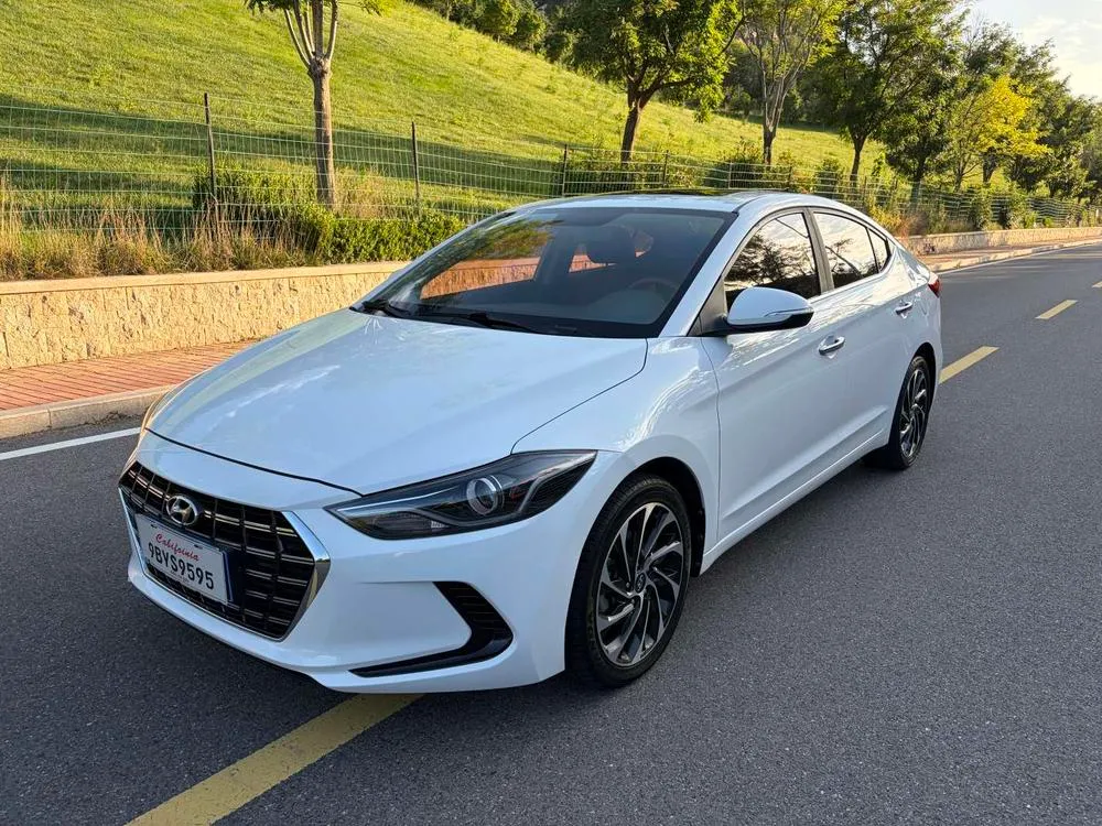 Hyundai Elantra Lingdong, 2020