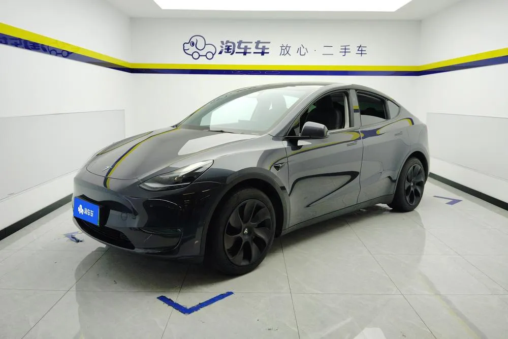 Tesla Model Y, 2024