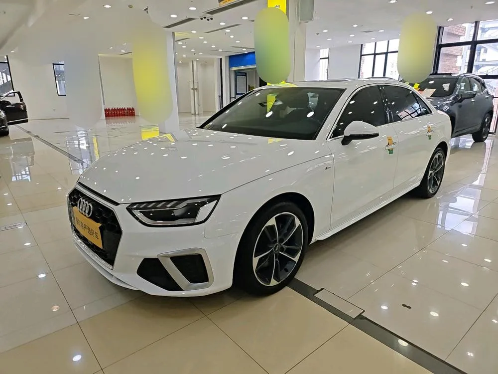 Audi A4L, 2022