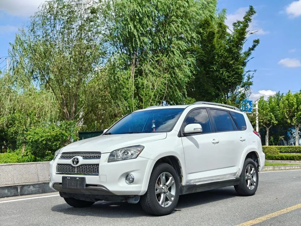 Toyota RAV4 Stylish Edition 2.0L Auto 4WD, 2012 — фото 1