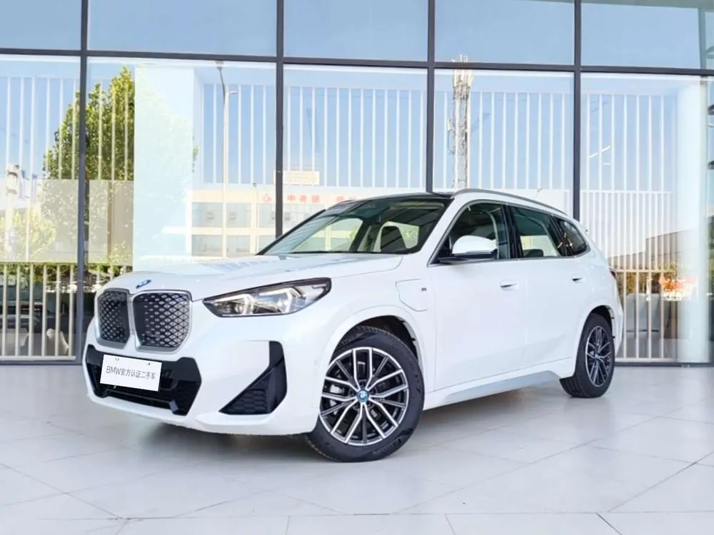 BMW iX1, 2025