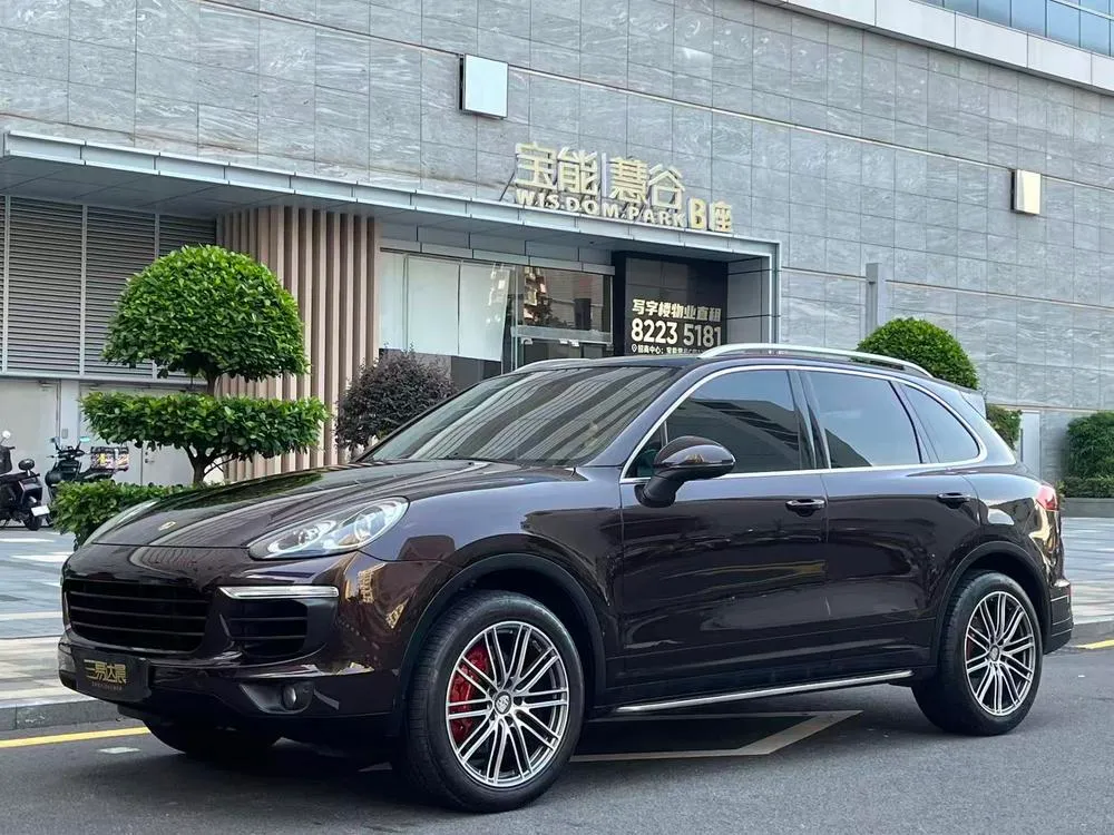 Porsche Cayenne, 2015
