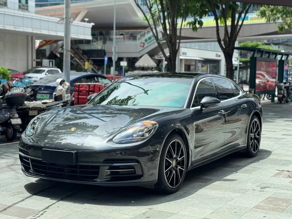 Porsche Panamera, 2019