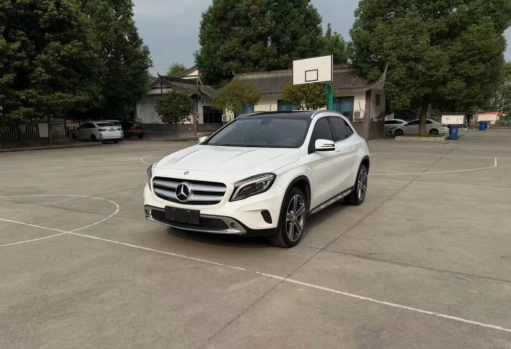 Mercedes-Benz GLA, 2015