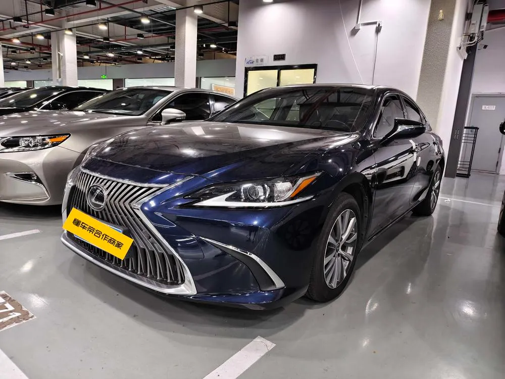 Lexus ES, 2021