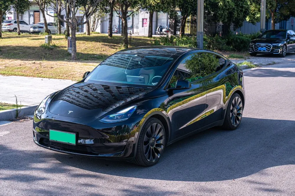 Tesla Model Y, 2024