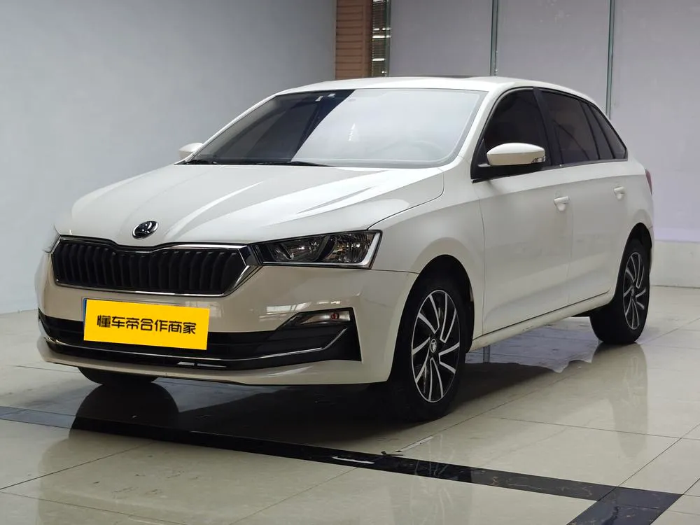 Skoda Rapid Spaceback 1.5L Auto Comfort Edition, 2020 — фото 1