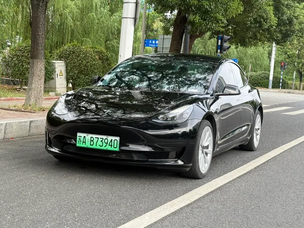 Tesla Model 3, 2022